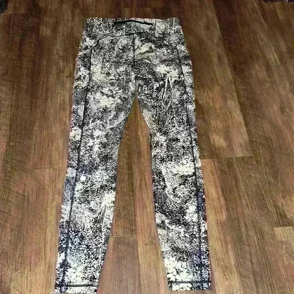 Lululemon‎ Speed Up Tight Wildwood Multi Size 6 - Picture 5 of 8